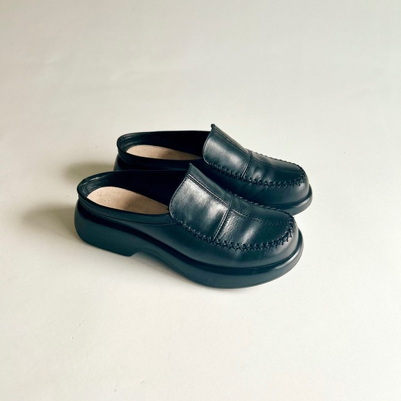 Dansko Black Genuine Leather Rubber Outsole Clogs size EUR 37, US 6.5 - Picture 1 of 13